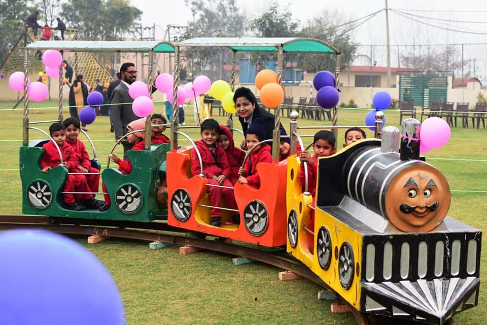 KIDS FUN PARTY IN SCHOOL CAMPUS